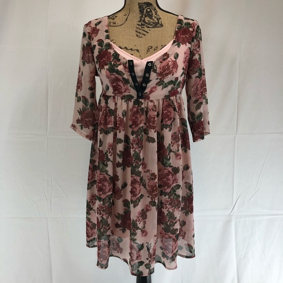 Johnny Martin Dresses & Skirts - JOHNNY MARTIN  Pink Floral Dress (Size M)
